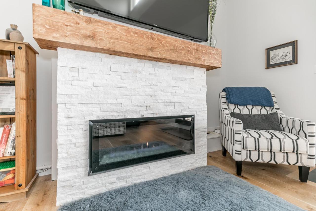 ההרים הכחולים Stunning Townhouse - 3 Bdrm Blue Mountain Village Sauna! מראה חיצוני תמונה