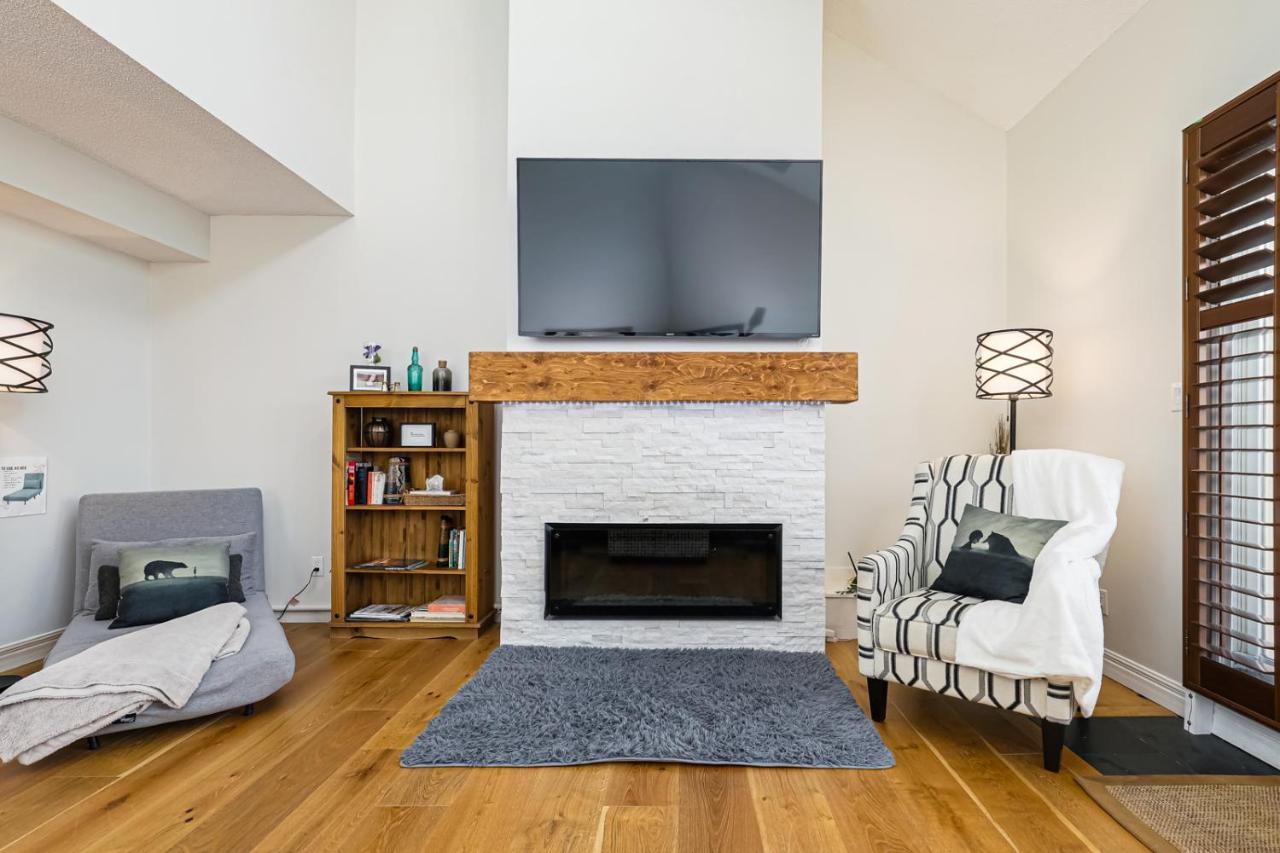 ההרים הכחולים Stunning Townhouse - 3 Bdrm Blue Mountain Village Sauna! מראה חיצוני תמונה