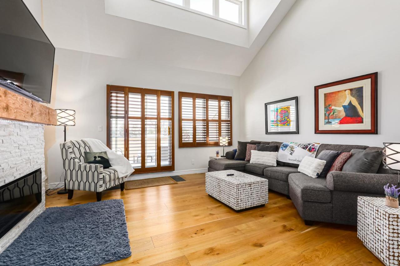 ההרים הכחולים Stunning Townhouse - 3 Bdrm Blue Mountain Village Sauna! מראה חיצוני תמונה